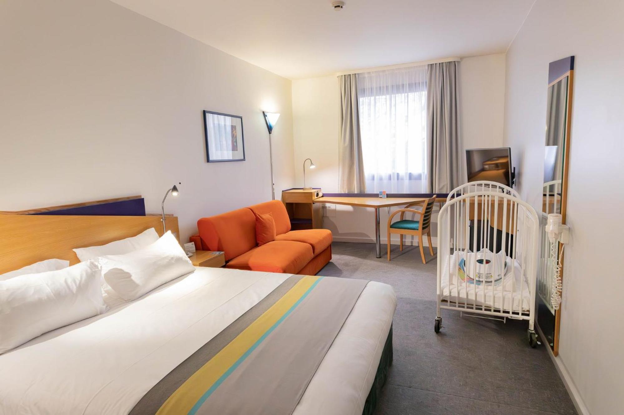 Holiday Inn Express Arras By Ihg Kültér fotó